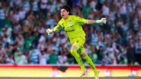Carlos Acevedo en festejo de gol con Santos Laguna Clausura 2022