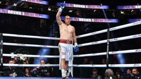 El gigante Zhilei Zhang sacó un nocaut de las tinieblas en el primer round y pide títulos mundiales