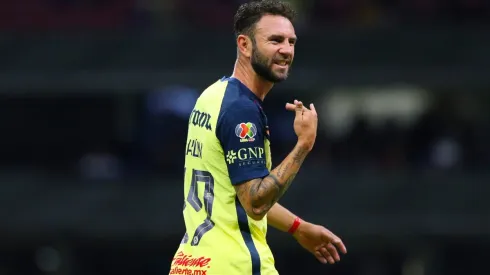 Ciudad de Mexico, 5 de febrero de 2022. Miguel Layún  expulsado, durante el partido de la jornada 4 del torneo Grita Mexico Clausura 2022 de la Liga BBVA MX, entre las Águilas del America y el Atletico San Luis, celebrado en el estadio Azteca. Foto: Imago7/Alejandra Suárez
