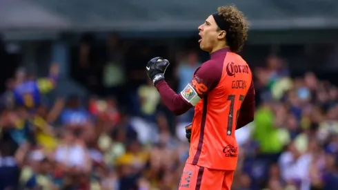 Ochoa celebra en la victoria de América ante Puebla, por los Cuartos de Final.
