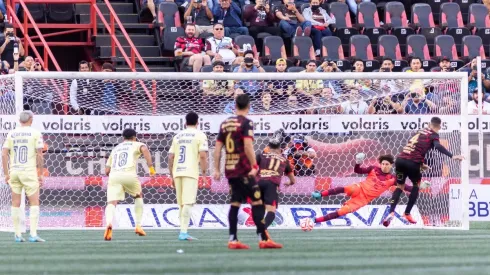 Ochoa recibió un gol de penal ante Xolos de Tijuana.
