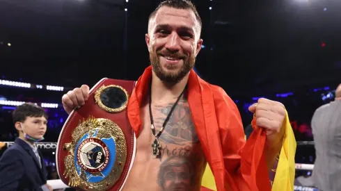 Top Rank lanzó un fuerte mensaje a Vasyl Lomachenko sobre su futuro.
