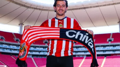 Alan Mozo sigue adentrándose en la atmósfera de Chivas.
