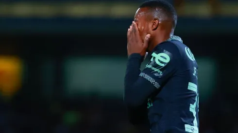 Otero sería marginado si se queda en América.