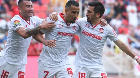 La celebración del tercer gol del Toluca anotado por Camilo Sanvezzo.
