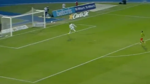 Alfredo Talavera cometió un terrible error ante Querétaro.