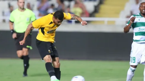 Orbelín Pineda AEK Atenas 2022
