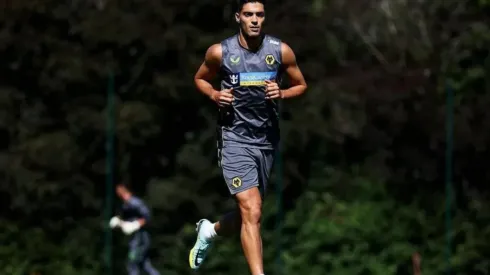 Raúl Jiménez se perdió el inicio de la Premier League.