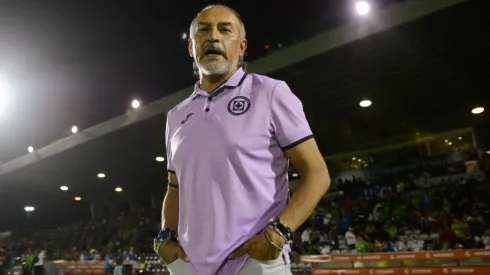 Potro Gutiérrez no ocultó su enojo tras el empate de Cruz Azul.
