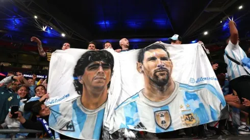 Maradona y Messi, los dioses futbolísticos de Gerardo Kleinburg (Foto: Getty Images)
