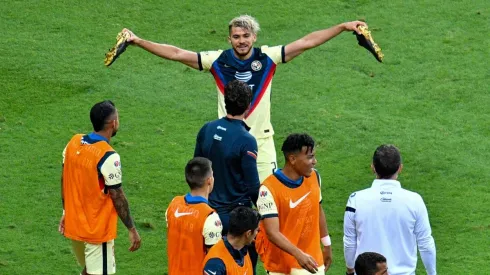 Henry Martín registra cinco goles ante Chivas.