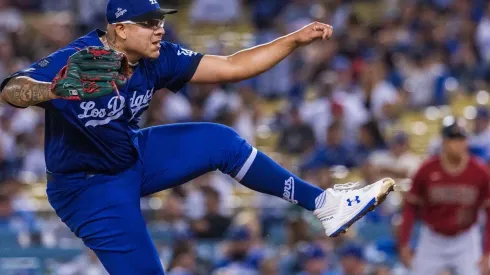 Julio Urías de Dodgers de Los Ángeles ante Diamantes de Arizona.
