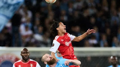 MALM� 20220908 Bragas Diego Lainez och Malm�s Jo Inge Berget under torsdagens fotbollsmatch i Europa League, grupp D, f�