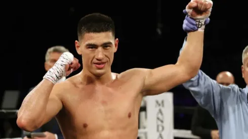 Dmitry Bivol aceptó la condición para pelear con Canelo Álvarez
