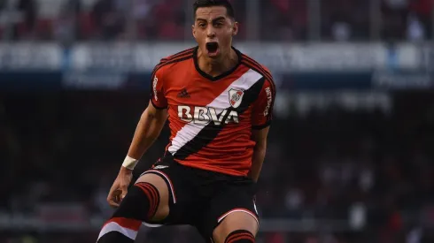 Ramiro Funes Mori celebra un gol con River Plate.
