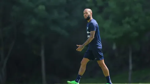 Dani Alves jugará el Clausura 2023 con Pumas
