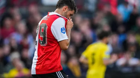 Santiago Giménez no se ha consolidado en el once del Feyenoord
