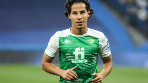 Diego Lainez no continuaría en el Betis
