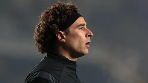 Guillermo Ochoa sufrió a su propia defensa y recibió la peor goleada de su carrera