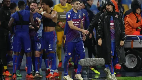 Johan Vásquez y sus compañeros del Cremonese tras eliminar al Napoli.
