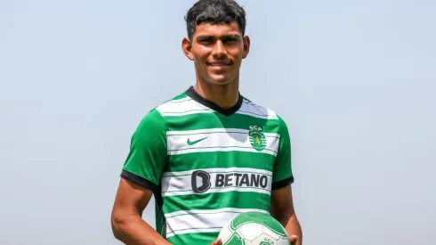 Jesús Alcántar entrenará con el primer equipo del Sporting Lisboa.
