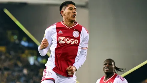 Edson Álvarez le dio la victoria al Ajax ante Vitesse, con un gol de cabeza.
