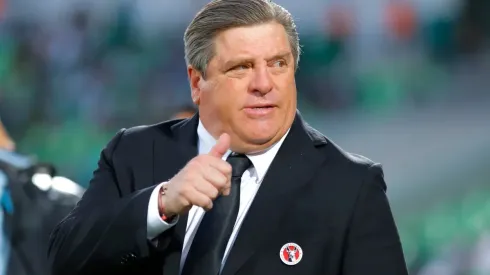 Miguel Herrera, enojado por las distracciones en Xolos.
