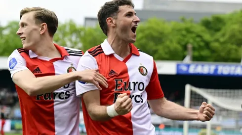 Santi Giménez y un doblete que deja al Feyenoord al borde del título.