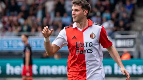 Santi convirtió otro doblete con el Feyenoord