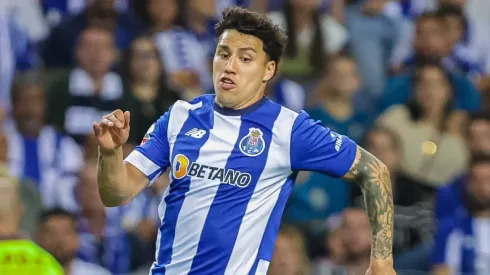 Jorge Sánchez en acción con el Porto.