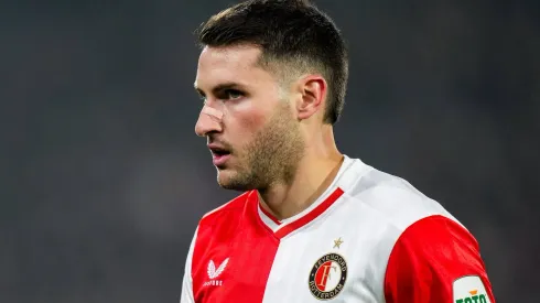 ¿Da el salto? La decisión que tomó Feyenoord sobre el futuro de Santiago Giménez
