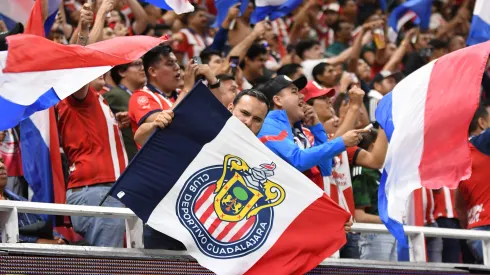 Tremendo recibimiento de la afición al Guadalajara
