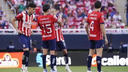 Chivas pierde dos piezas claves para el Clásico Nacional
