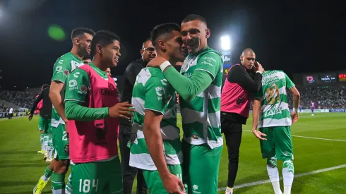 Santos Laguna goleó 3 a 0 a Cruz Azul y homenajeó a Harold Preciado
