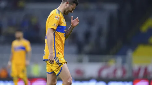 André-Pierre Gignac recibió un duro golpe
