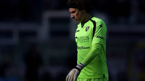 Salernitana mandó a la banca a Memo Ochoa
