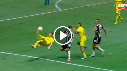 Impresionante pirueta de Leonardo Fernández anoche.
