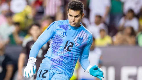 ¿Por qué Julio González, portero de la Selección Mexicana, usa guantes para cuatro dedos?
