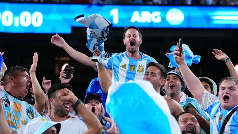 Los hinchas argentinos, convencidos del rival que desean.
