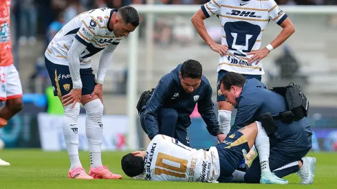 Suárez sufre grave lesión y tendrá una larga recuperación.
