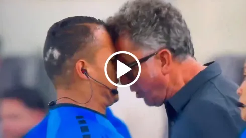 ¡Perdió la cabeza! Juan Carlos Osorio enloqueció y se encaró con los árbitros del LAFC vs. Xolos
