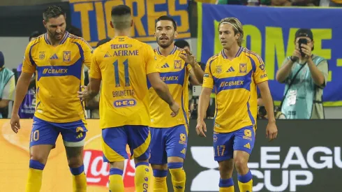 Los jugadores de Tigres, a puro festejo.