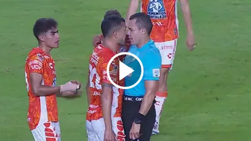 Gato Ortiz se encaró con Gustavo Cabral y lo empujó tras expulsarlo del Mazatlán vs. Pachuca