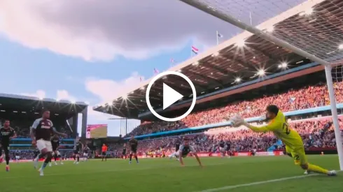 El portero español evitó la caída de la valla de su equipo.