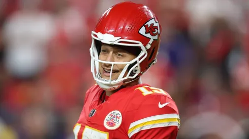 Mahomes y su postura sobre el salario de Prescott.
