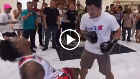 Speed sufrió la potencia de Manny Pacquiao y terminó en el suelo.