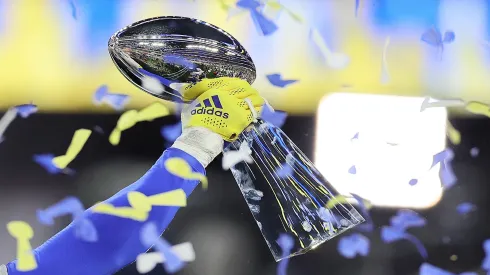 El trofeo del Super Bowl, el premio que todos los equipos de la NFL quieren alzar.
