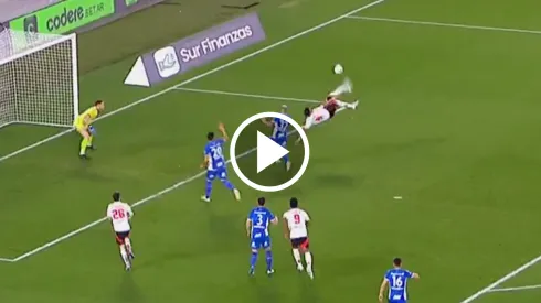 La acrobacia de Maximiliano Meza que estuvo cerca de ser gol para River ante Atlético Tucumán