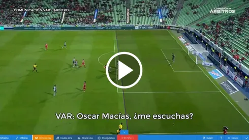 El VAR ratificó la decisión del juez de línea.