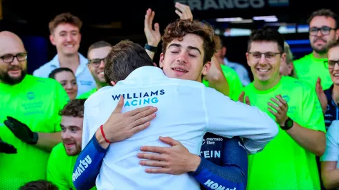 James Vowles abraza a Franco Colapinto